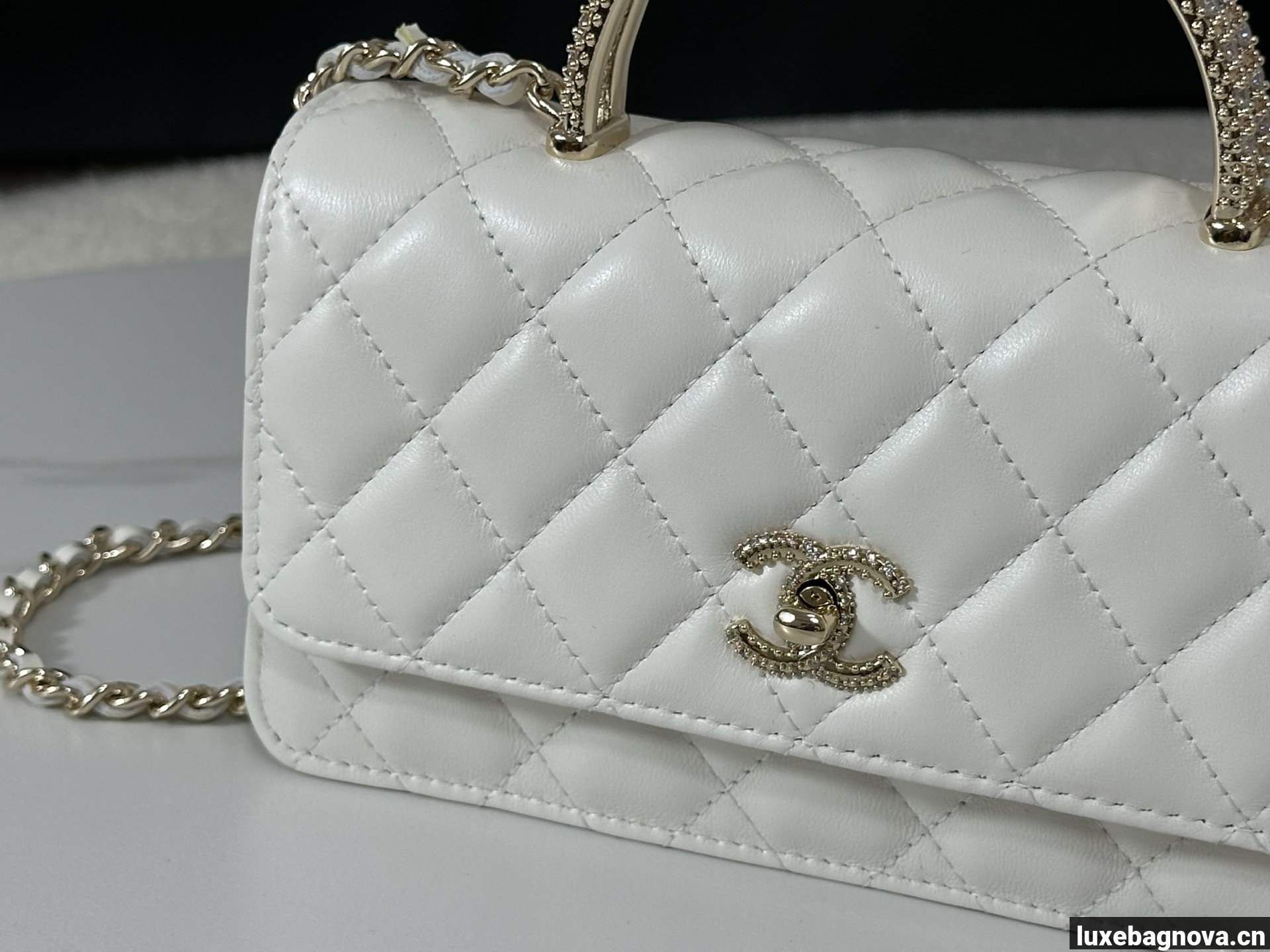 Chanel Lambskin Quilted Pick Me Up Wallet On Chain WOC White