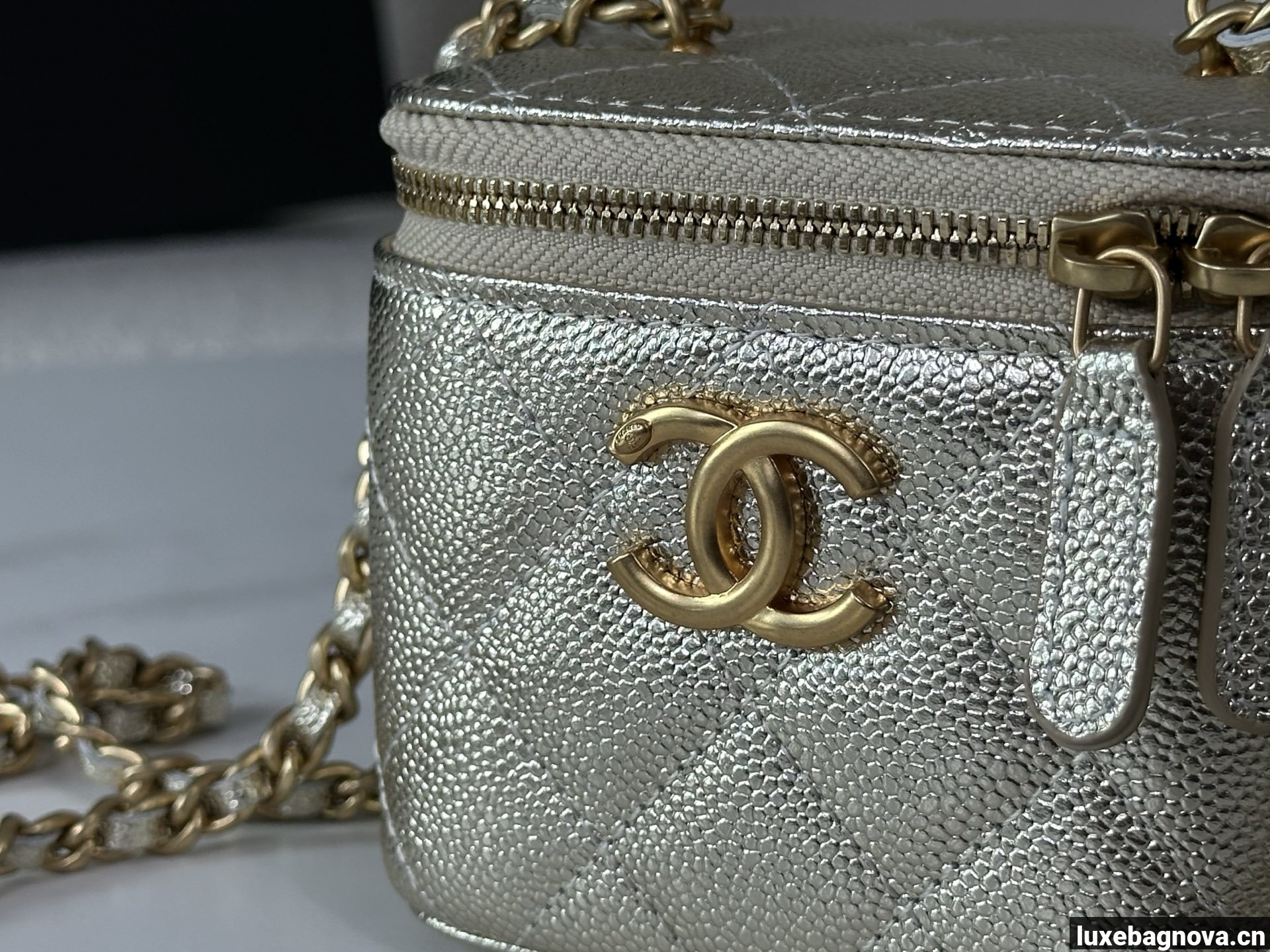 Chanel Trendy CC Vanity leather handbag Gold, Leather