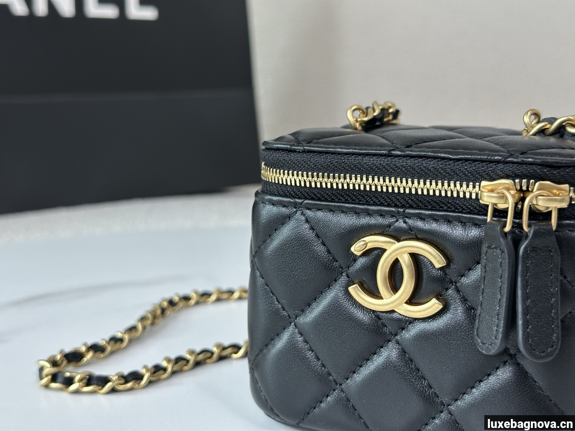 Chanel Trendy CC Vanity leather handbag Black, Leather