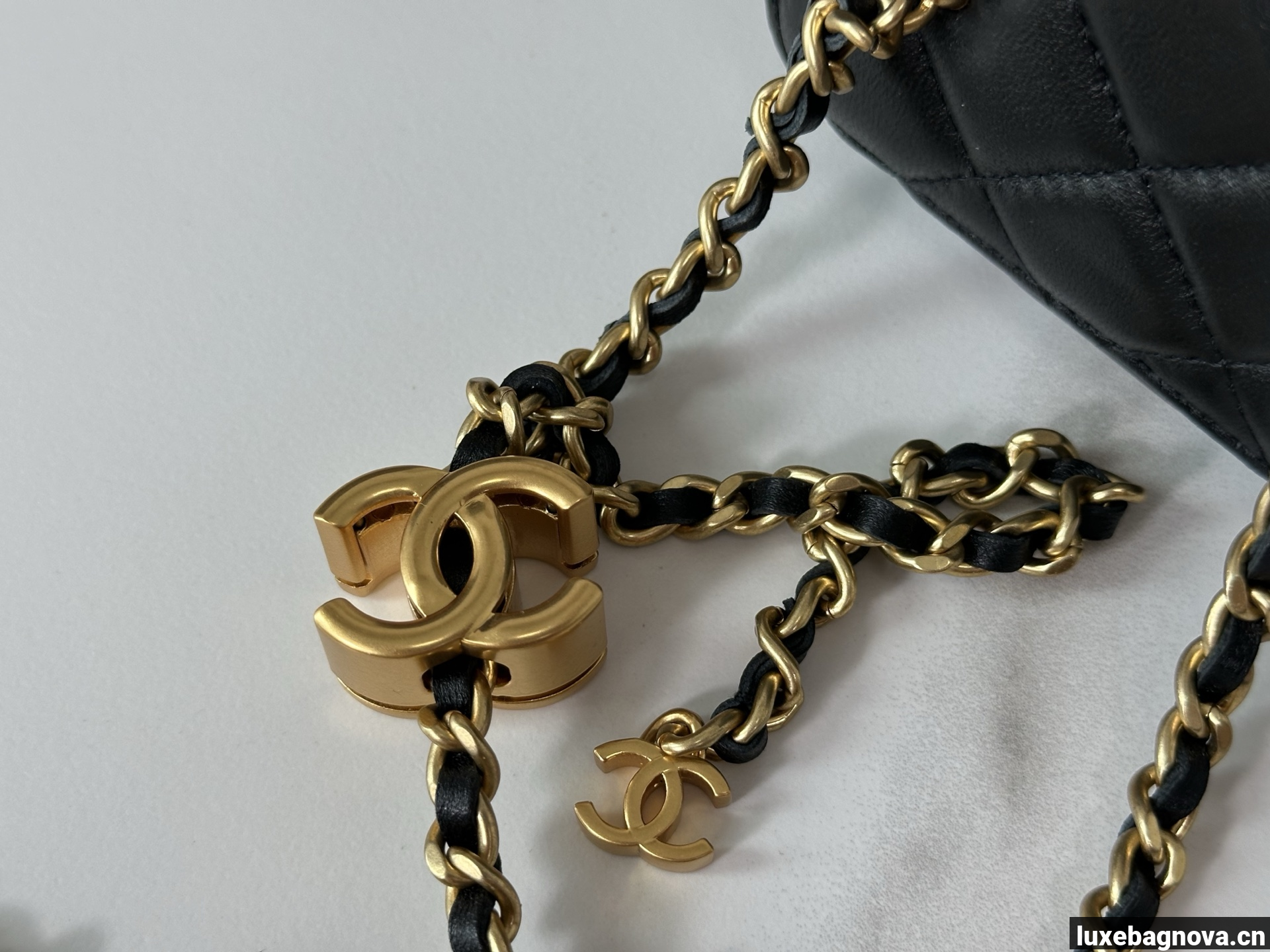 Chanel Trendy CC Vanity leather handbag Black, Leather