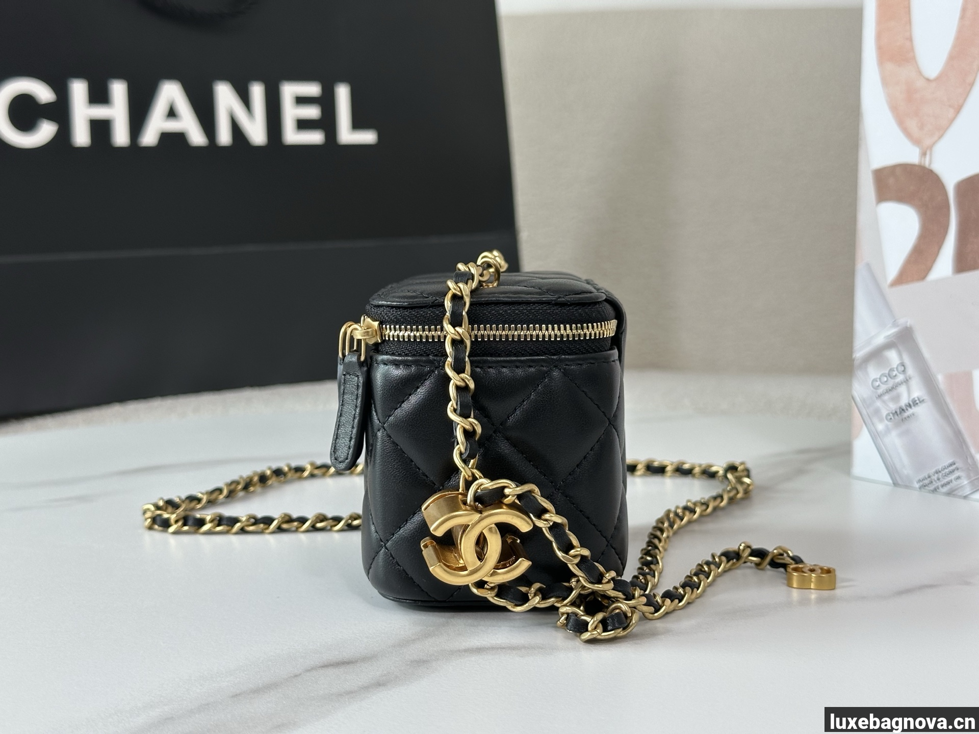 Chanel Trendy CC Vanity leather handbag Black, Leather
