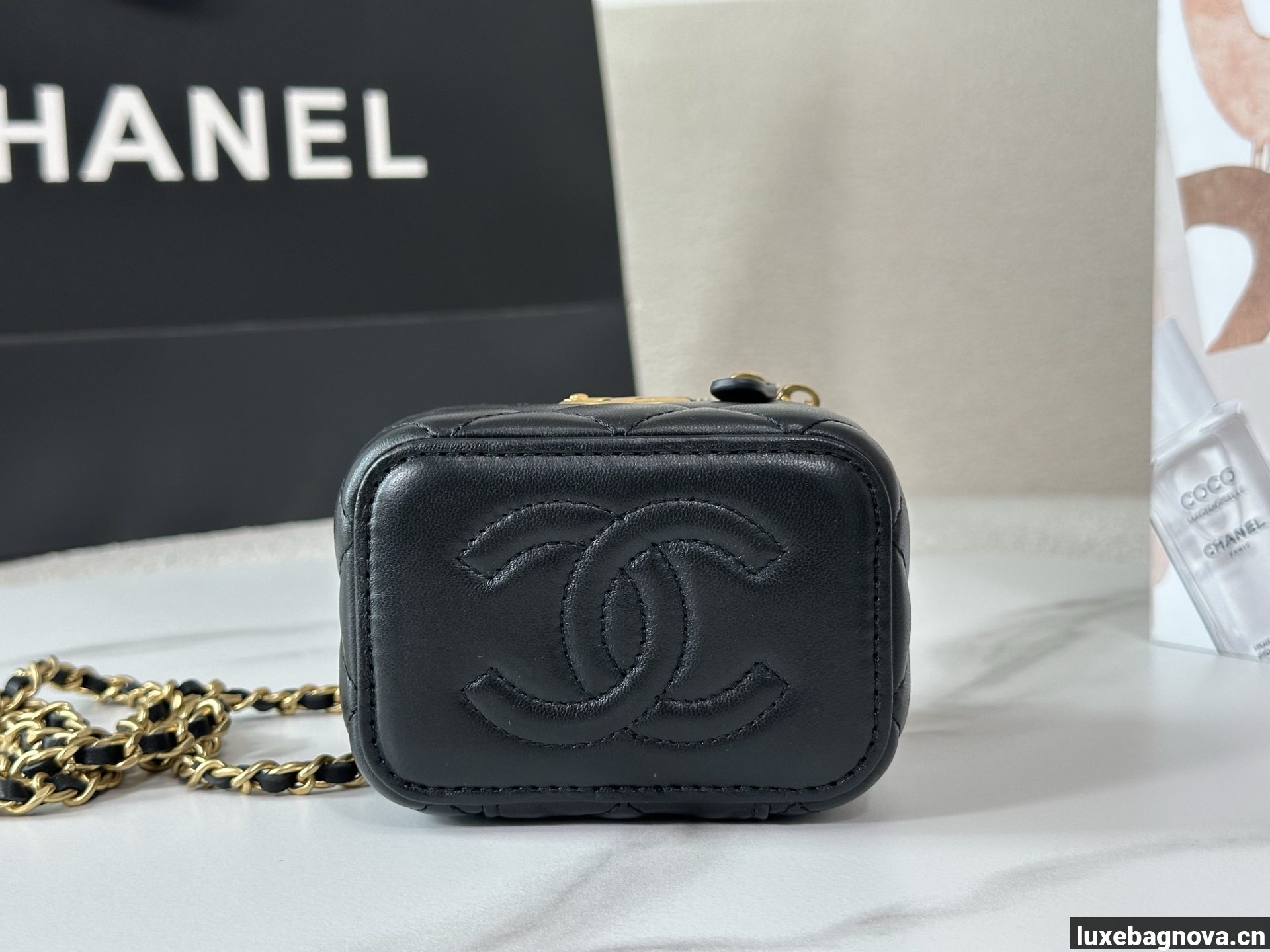 Chanel Trendy CC Vanity leather handbag Black, Leather