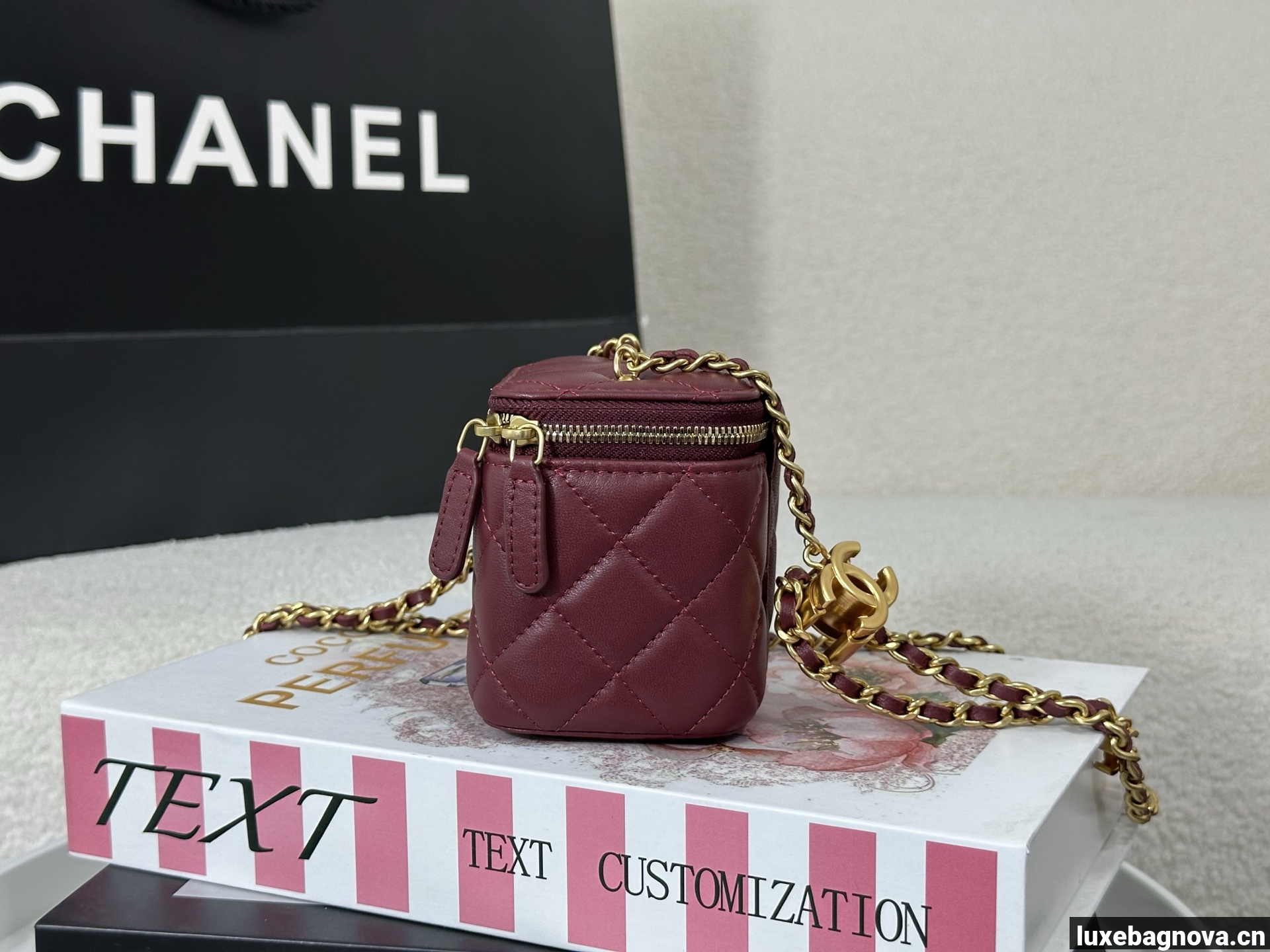 Chanel Trendy CC Vanity leather handbag Burgundy , Leather