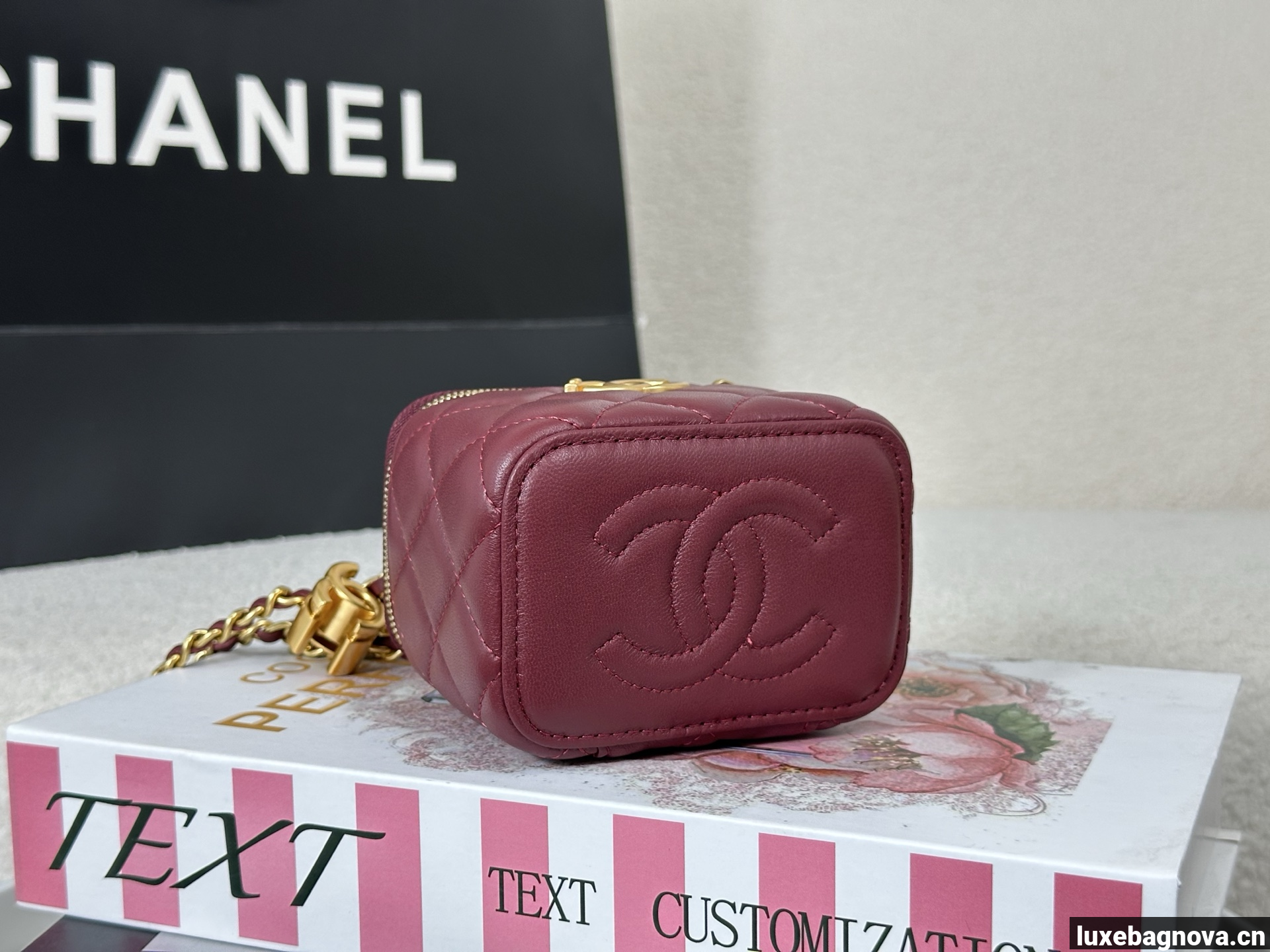 Chanel Trendy CC Vanity leather handbag Burgundy , Leather