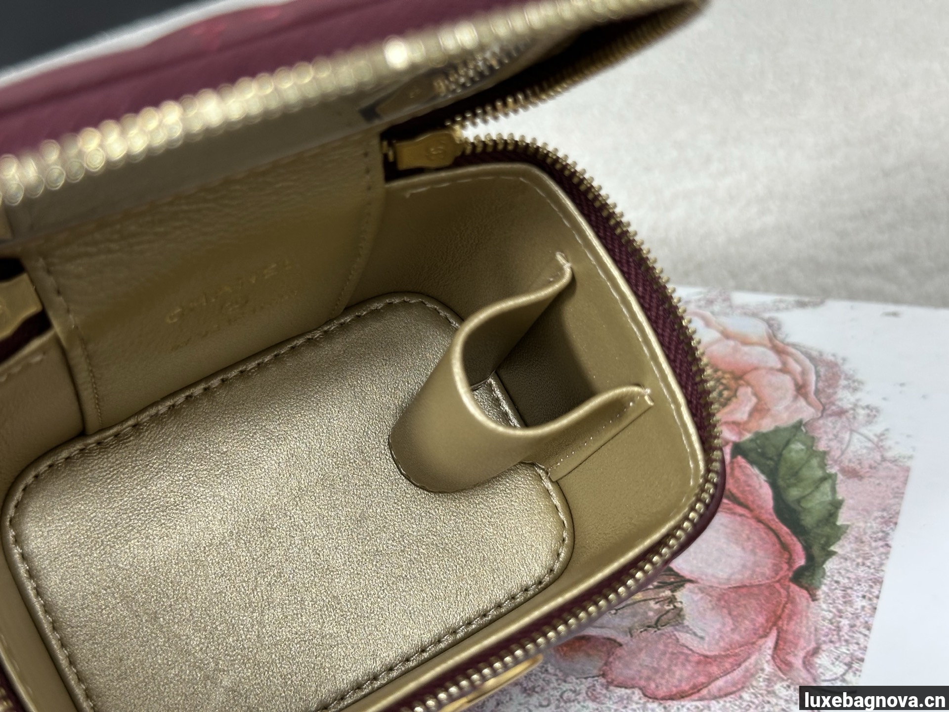 Chanel Trendy CC Vanity leather handbag Burgundy , Leather