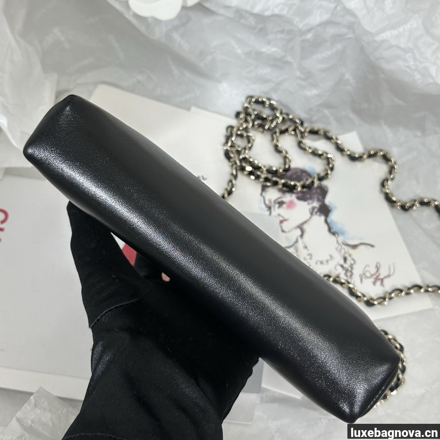 Chanel White quilted leather mini tote bag with chain shoulder strap