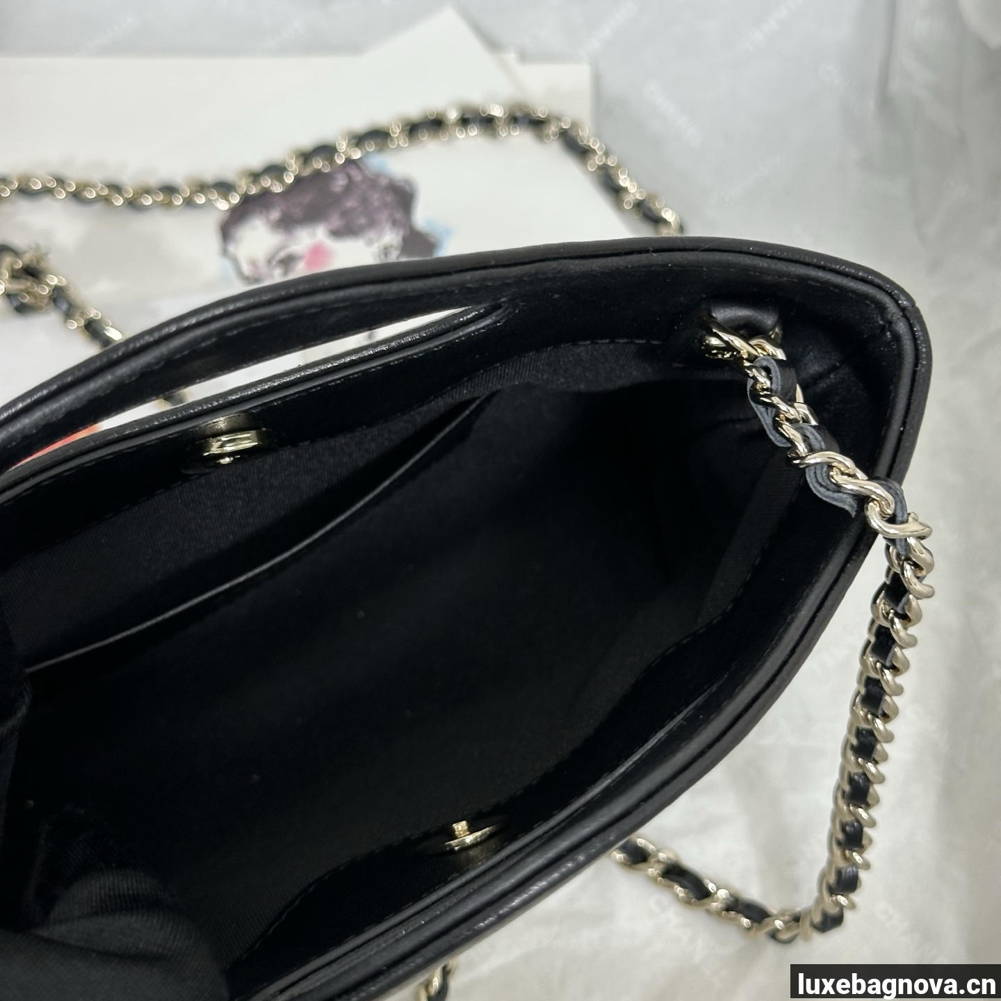 Chanel White quilted leather mini tote bag with chain shoulder strap