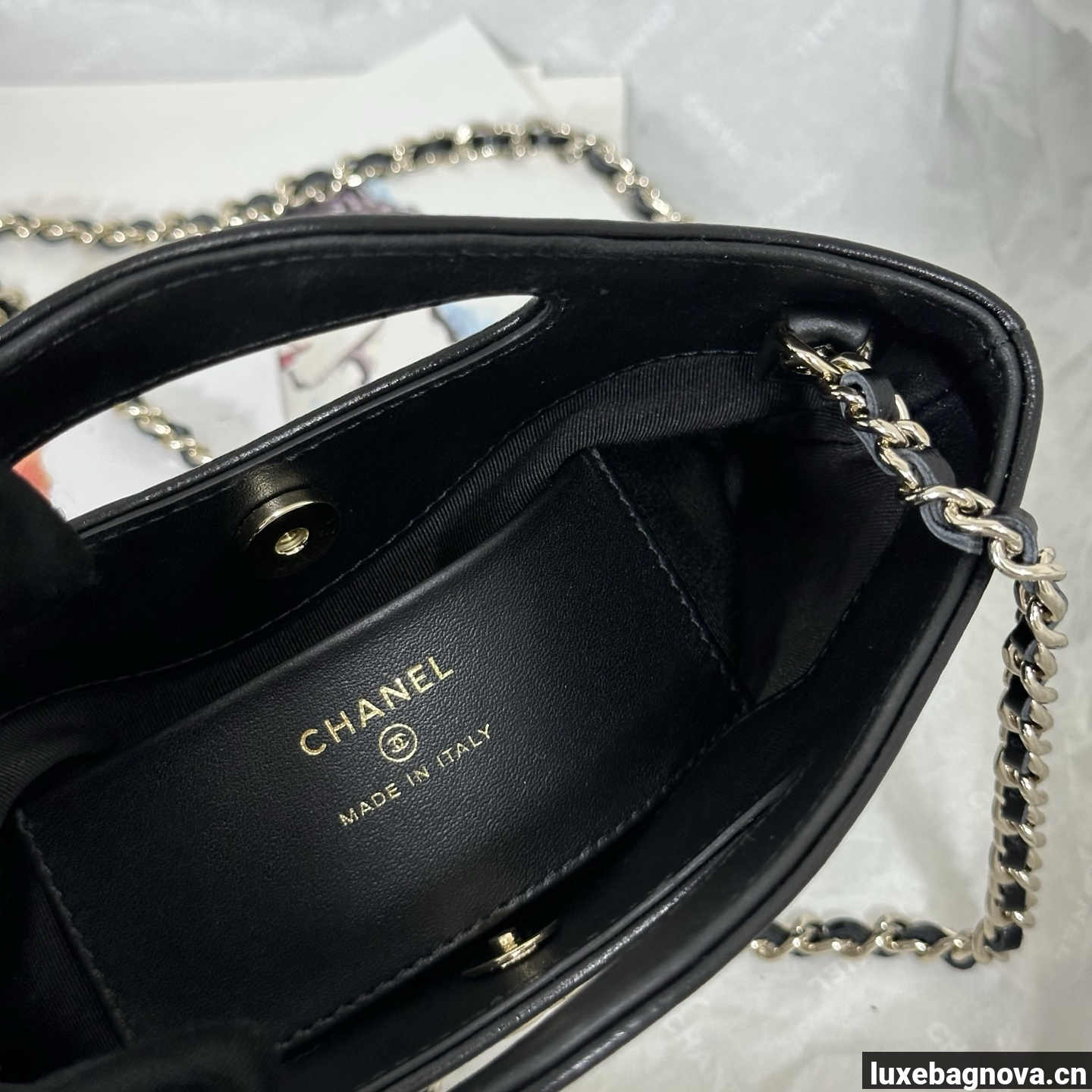 Chanel White quilted leather mini tote bag with chain shoulder strap