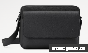 Louis Vuitton Boarding Messenger M15265 black