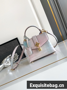 Louis Vuitton Calfskin M84713 pink