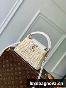Louis Vuitton Capucines Mini M11617 white