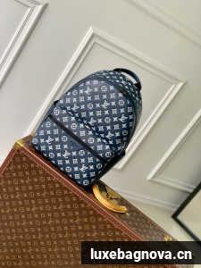 Louis Vuitton Discovery Backpack M14020-5