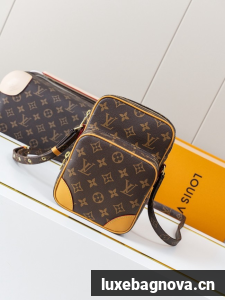 Louis Vuitton Nil M45236