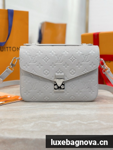 Louis Vuitton Pochette Metis M13481 Brume Gray