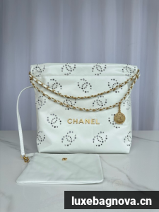 CHANEL 22 SMALL HANDBAG AS3260 white