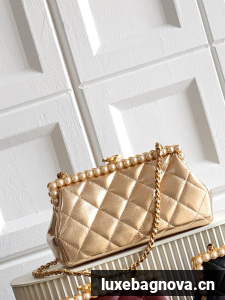 CHANEL Clutch Pearly Lambskin AS5912 gold