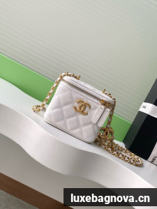 CHANEL Grained Calfskin Small Vanity with Chain AP3941 white
