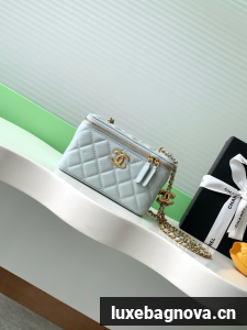 CHANEL Lambskin Vanity with Chain AP3940 Light blue