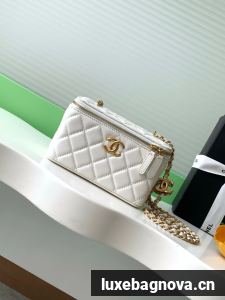 CHANEL Lambskin Vanity with Chain AP3940 white