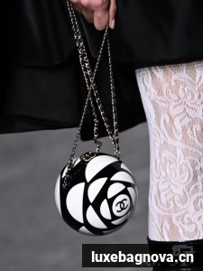 Chanel Camellia Mini Ball Bag 63029 White&Black