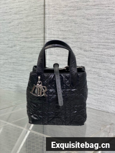 Small Dior Toujours Vertical Tote Bag Macrocannage Crinkled Calfskin M2835 black & Silver