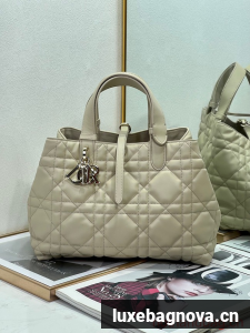 MEDIUM DIOR TOUJOURS BAG Powder Beige Macrocannage Calfskin M2821O