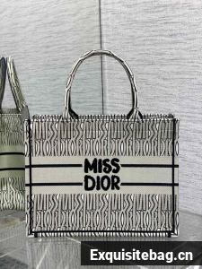 Medium Dior Book Tote white and Black Miss Dior Allover Embroidery M1296ZEZE
