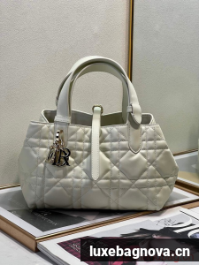 SMALL DIOR TOUJOURS BAG Latte Macrocannage Calfskin M2822O