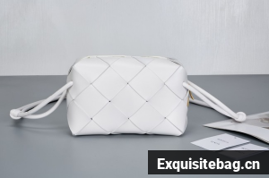 Bottega Veneta Intrecciato Concert Pouch D794258 white