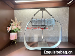 Fendi Baguette crystals and leather bag F0961 silvery