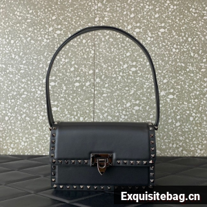 VALENTINO GARAVANI ROCKSTUD23 calfskin bag AZS098 black