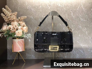 FENDI BAGUETTE Bag Pearl slice F1359 black