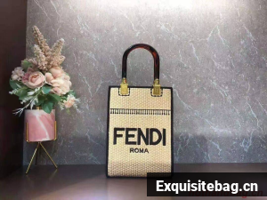 FENDI SUNSHINE SHOPPER Braided straw medium-bag F1620 apricot