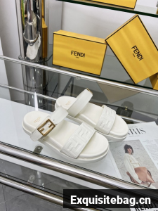 Fendi WOMENS SANDAL 44967-8