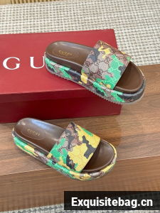 GUCCI Womens platform slide sandal 87185-3
