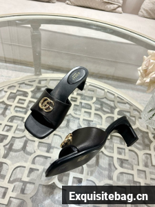 GUCCI Womens slide sandal with Horsebit 21075-11