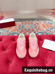 Gucci Womens Gucci Shift sneaker 45075-10