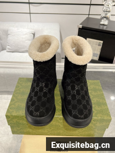 Gucci Womens boot with merino wool lining 857912-2