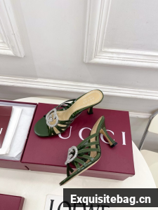 Gucci Womens slide sandal with crystal Interlocking G 852663-3