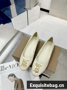 BurBerry Shoes 45068-9