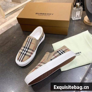 Burberry shoes BU00015