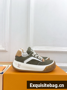 Louis Vuitton Trainer Sneaker 87213-3