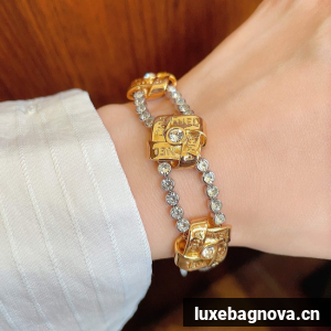 Chanel bracelet CE82000