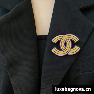 Chanel brooch CE81774
