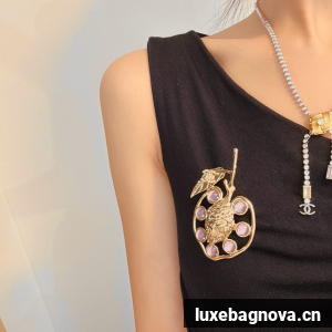 Chanel brooch CE81801