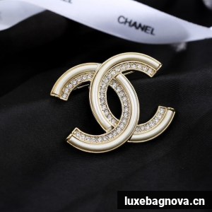 Chanel brooch CE81923