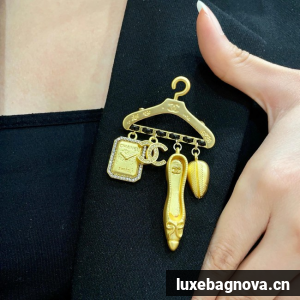 Chanel brooch CE81980